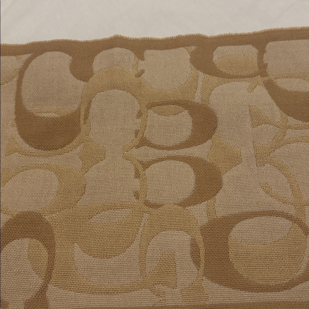 Coach Tan & Cream logo Patterned rectangle fringe scarf 100% Merino wool classic - Picture 8 of 11